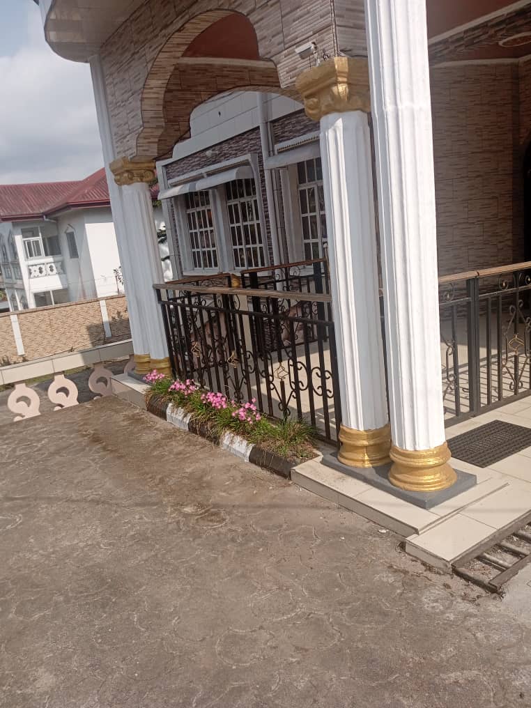 Prime 4-Bedroom Family Residence for Sale in Federal Quarters, Buea